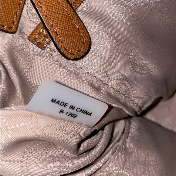 Michael Kors Jet Set Medium bag - Picture 6 of 6